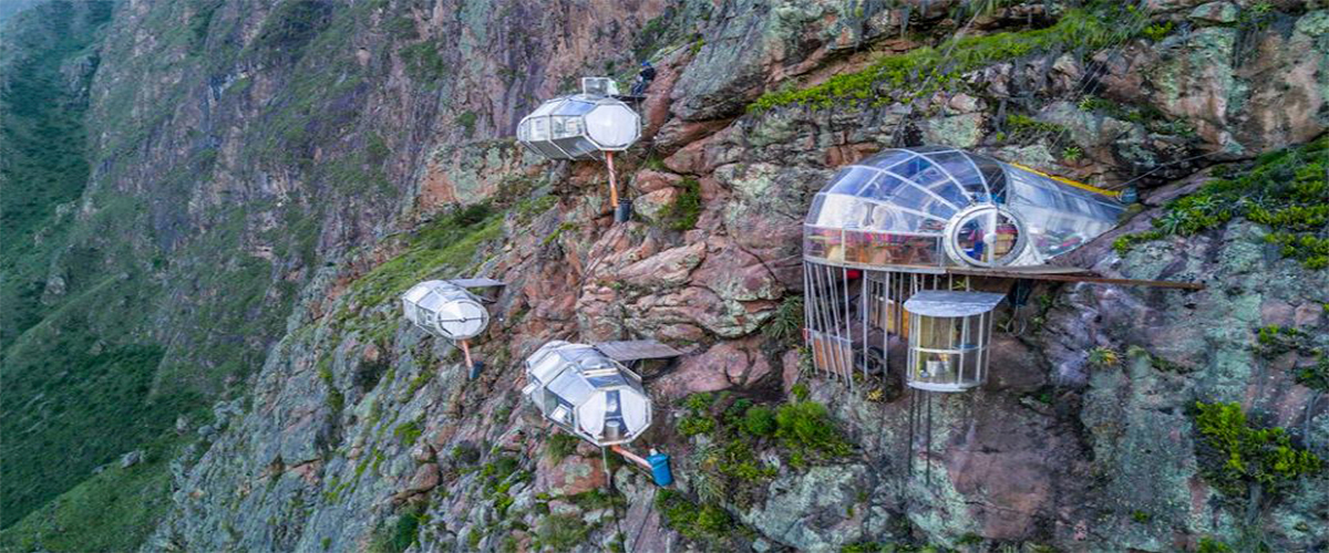 Peak travel. Гостиница Skylodge Adventure Suites. Отель Skylodge в Перу. Самый экстремальный отель в мире. Стеклянный отель Перу.